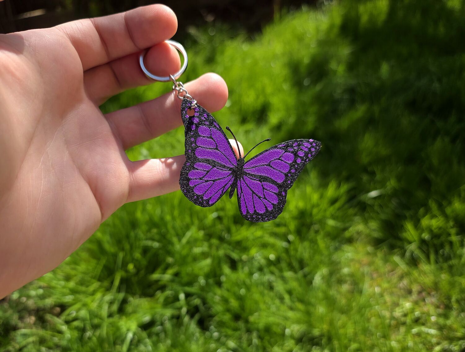 Breloc: Fluture violet